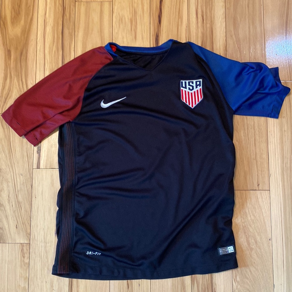 Mens Small Nike USA Soccer Jersey
